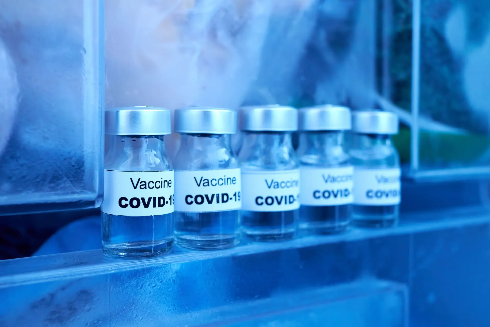 Covid-vaccins veilig bewaard in koelkast met constante temperatuur dankzij Climaplux monitoring