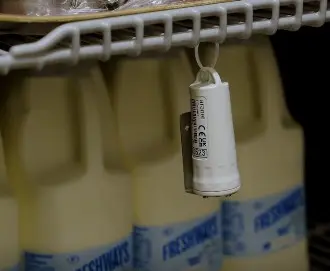 Draadloze climaplux sensor bewaakt bewaartemperatuur in koelkast voor voedselveiligheid